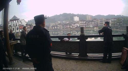 吃瓜后跳桥,一场悲剧背后的社会思考